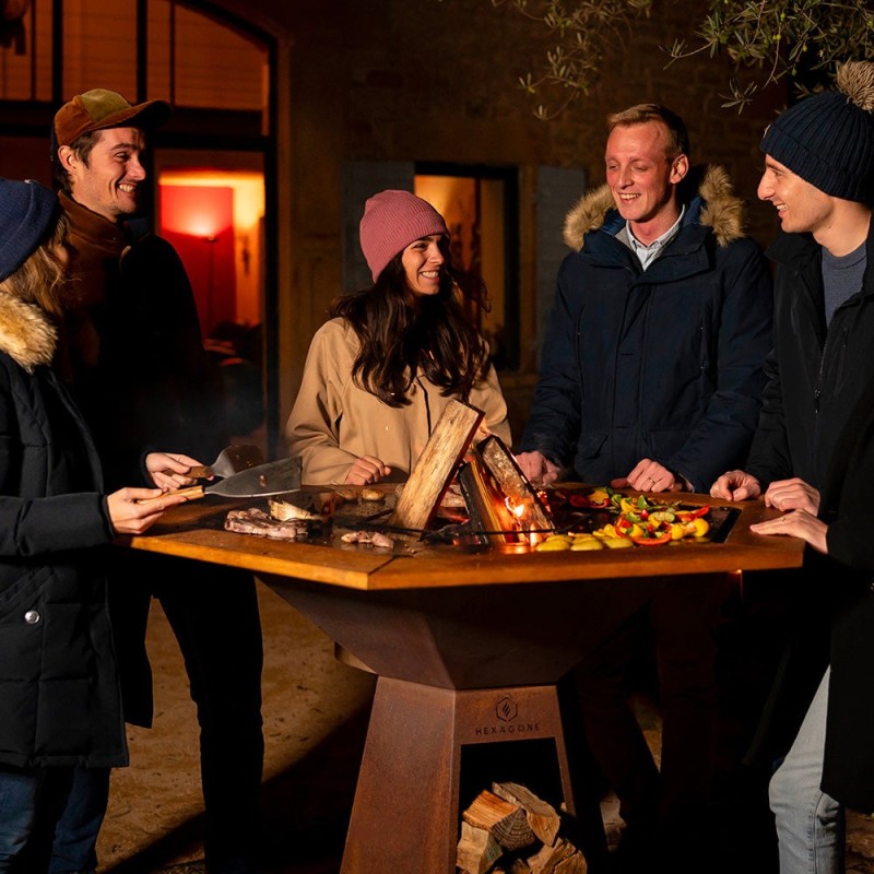 Ceinture de bois pour Brasero 105cm de diamètre - Pratique et esthétique pour vos barbecues (exemple de mise en situation)