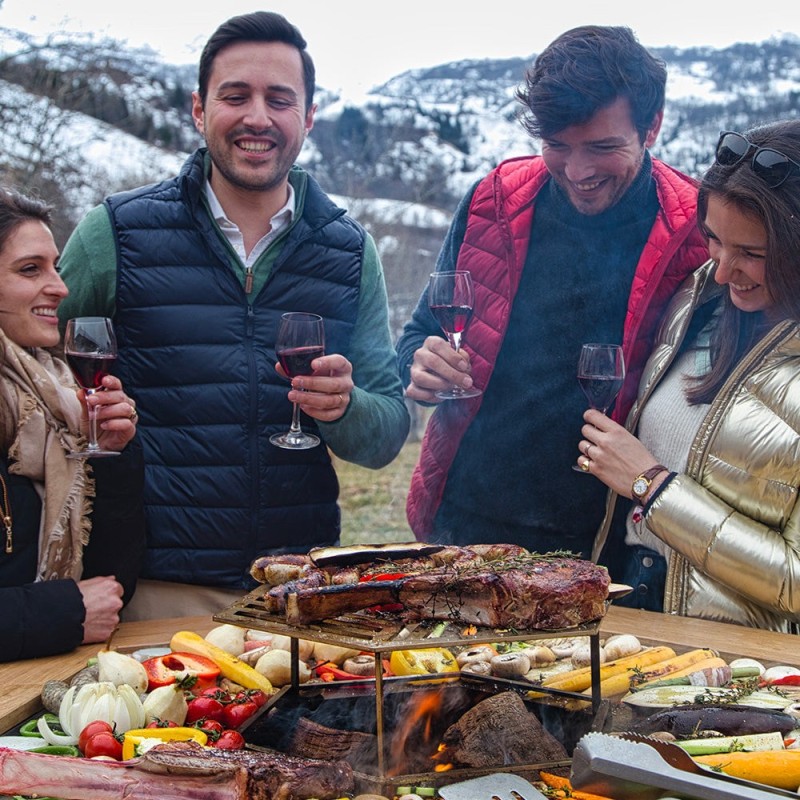 Ceinture de bois pour Brasero 105cm de diamètre - Pratique et esthétique pour vos barbecues (exemple de mise en situation)