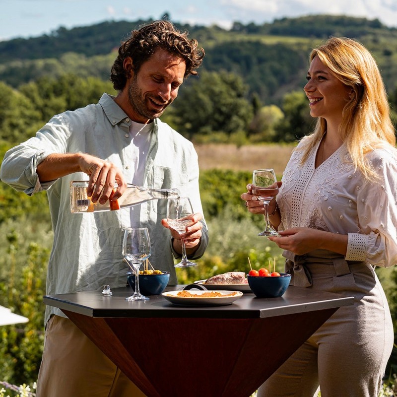 Couvercle pour brasero 85cm de diamètre qui transforme votre brasero en mange-debout (exemple de mise en situation)