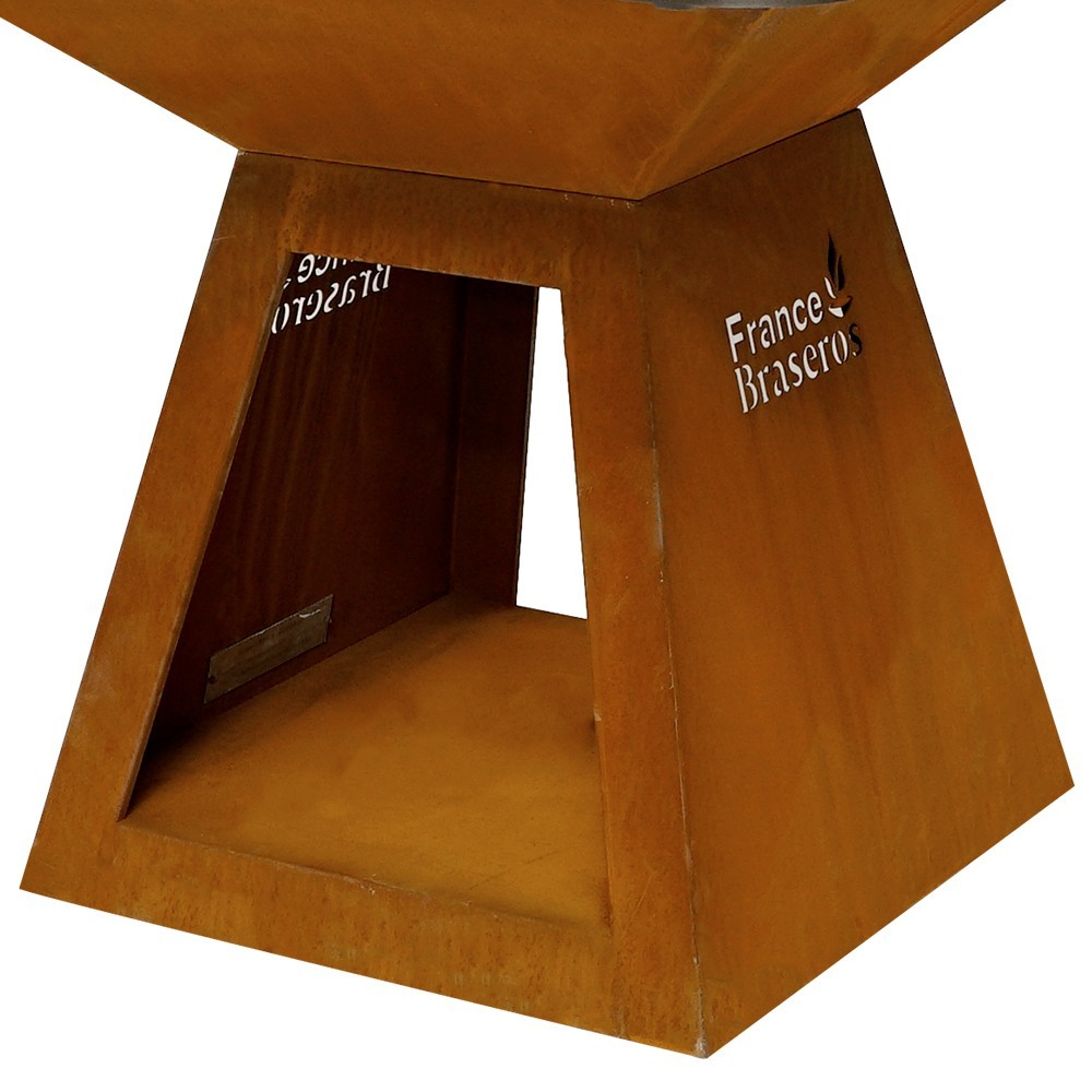 Espace de rangement pour le bois du brasero plancha La Patelle