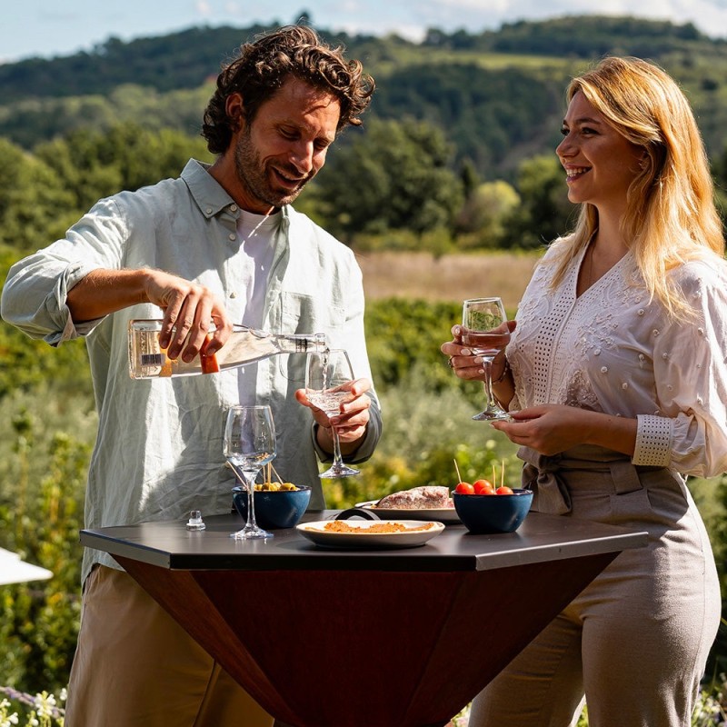 Couvercle pour brasero 105cm de diamètre qui transforme votre brasero en mange-debout (exemple de mise en situation)