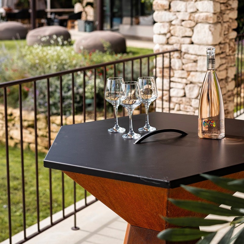 Couvercle pour brasero 150cm de diamètre qui transforme votre brasero en mange-debout (exemple de mise en situation)