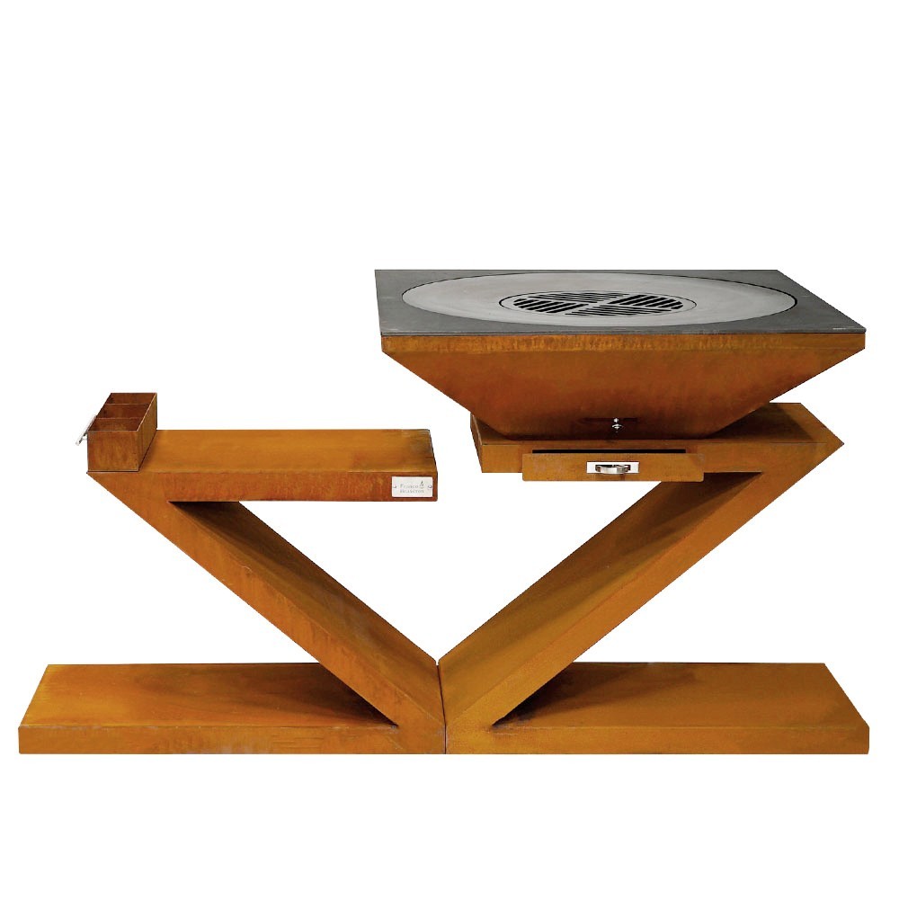 Le brasero plancha Le Lambi est en acier corten avec plaque an acier carbone France Braseros
