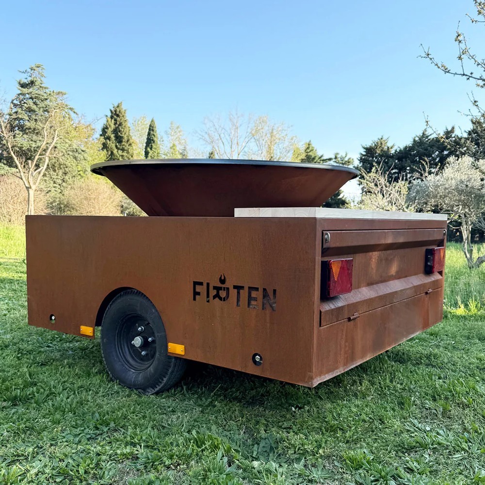 Brasero remorque Voyageur Firten avec sa plancha de 150cm