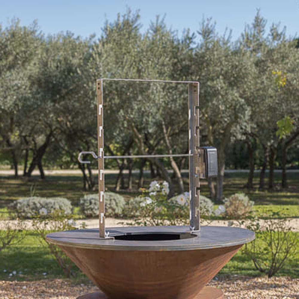 Rotisserie pour brasero 120cm de diamètre  (exemple de mise en situation)