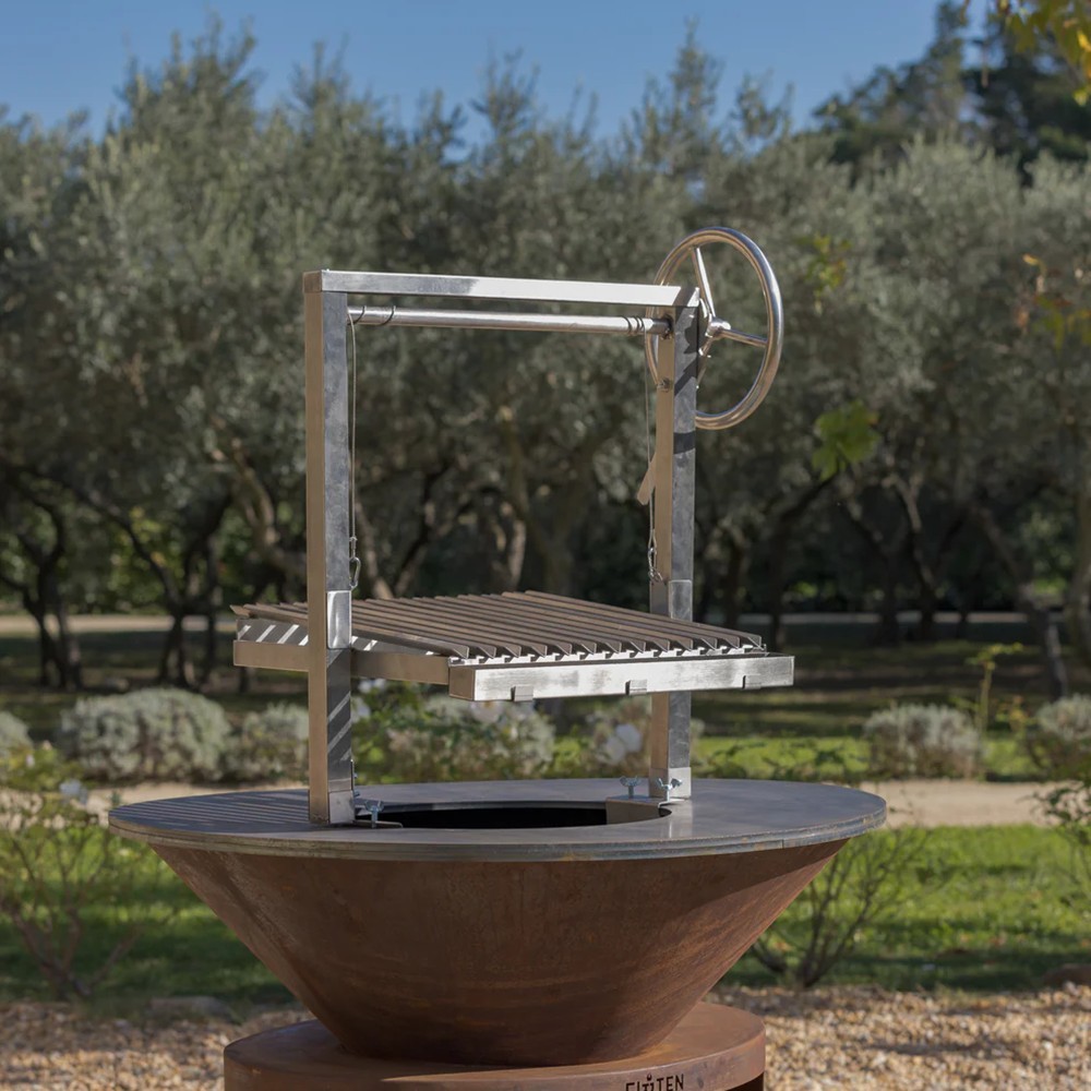 GRILL Argentin en acier inoxydable pour brasero Ellipse 100cm de diamètre Firten (exemple de mise en situation)