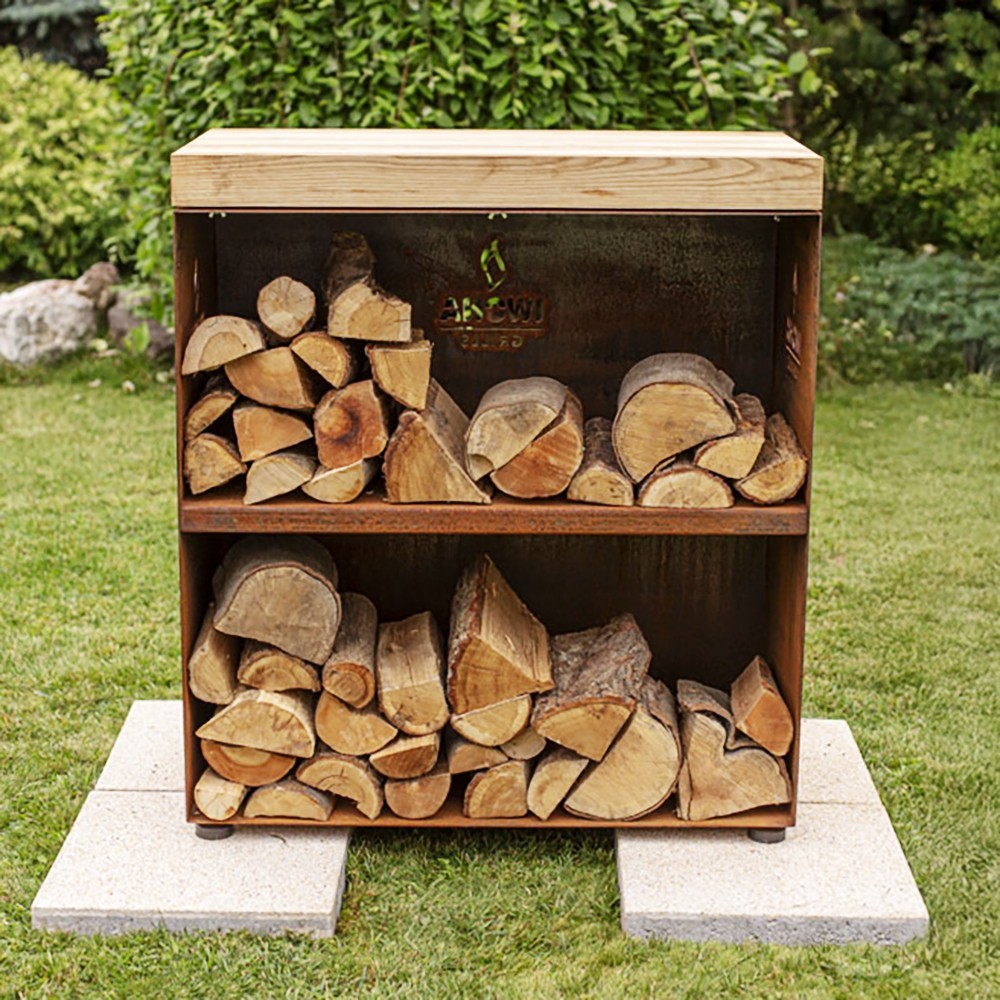 Étagère en acier Corten avec plan de travail en bois qui permet de stocker les bûches en extérieur Étagère en acier Corten avec plan de travail en bois qui permet de stocker les bûches en extérieur