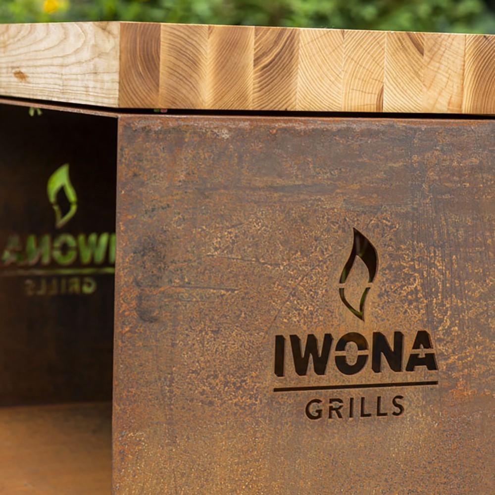 Meuble en acier Corten pour stocker le bois et préparer les repas Meuble en acier Corten pour stocker le bois et préparer les repas