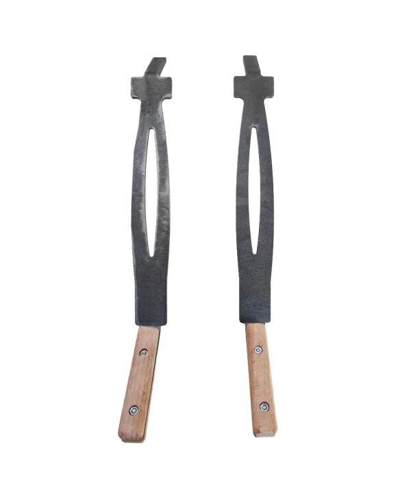 Deux pinces en acier avec manche en bois pour manipuler les grilles de cuisson brasero ou barbecue France Braseros