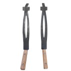 Deux pinces en acier avec manche en bois pour manipuler les grilles de cuisson France Braseros