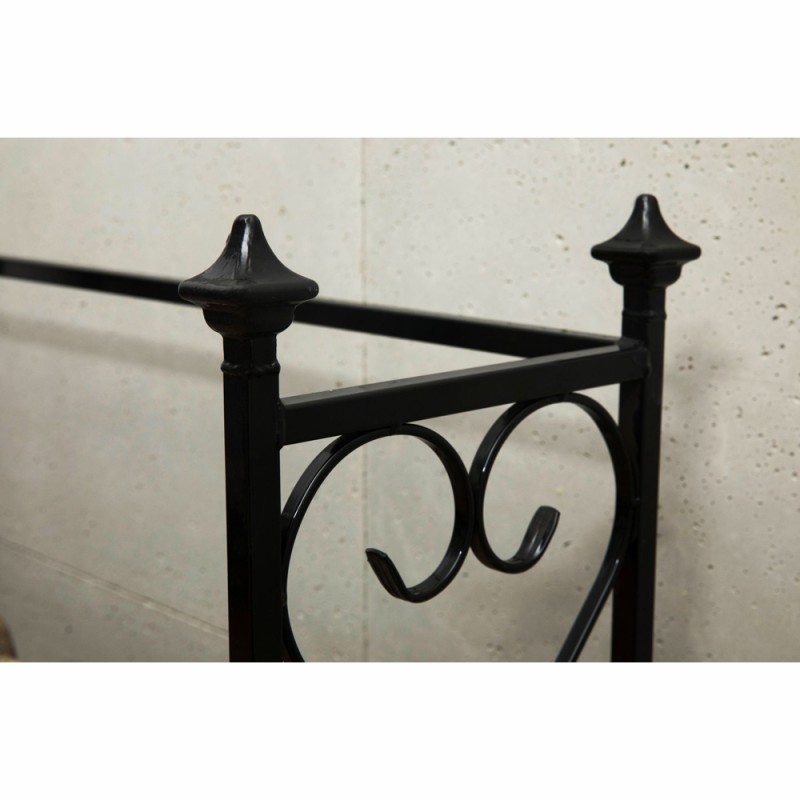 Le Porte-bûches Aldi allie finesse des détails et robustesse Le Porte-bûches Aldi allie finesse des détails et robustesse