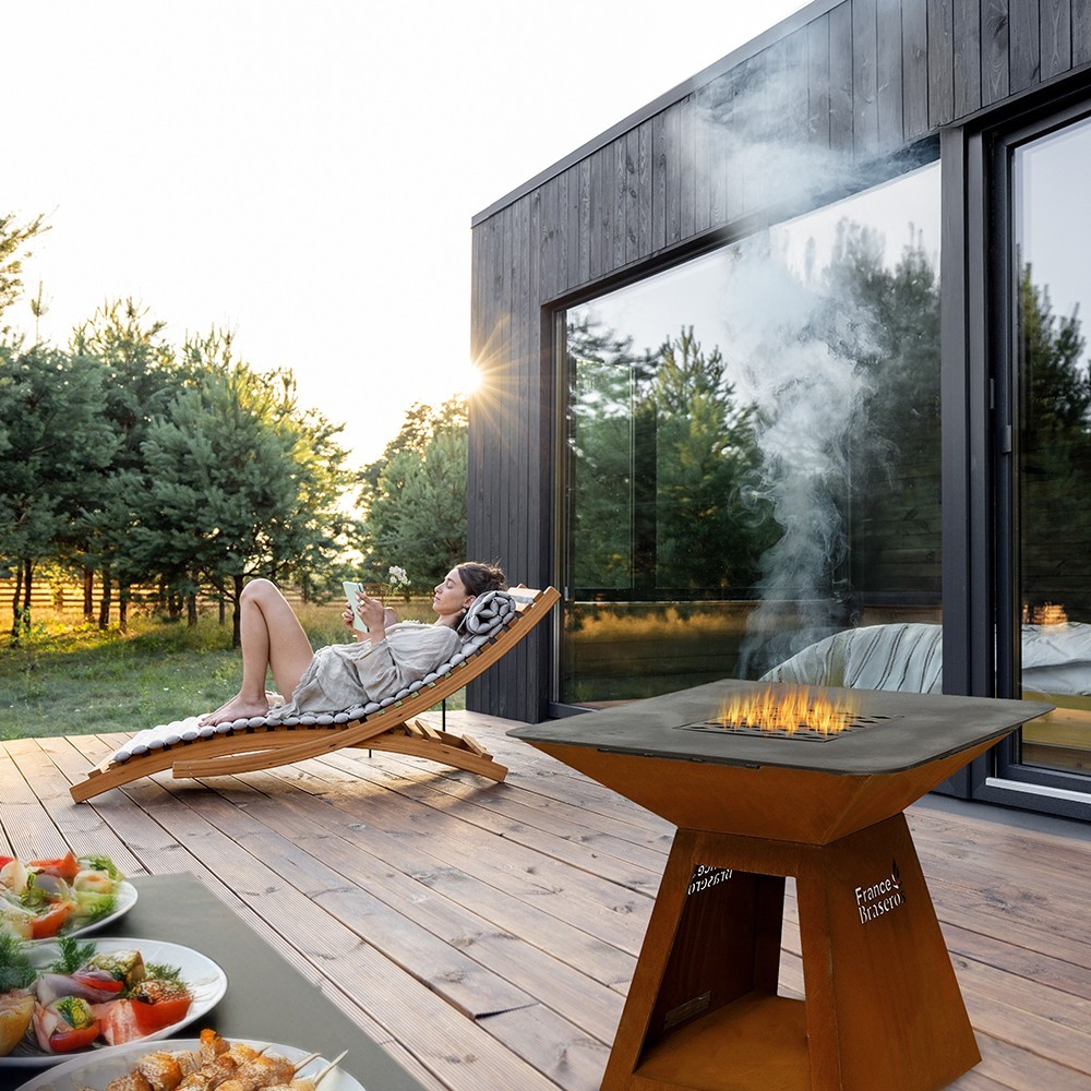 Brasero grill avec meuble carré France Braseros en acier corten (exemple de mise en situation)