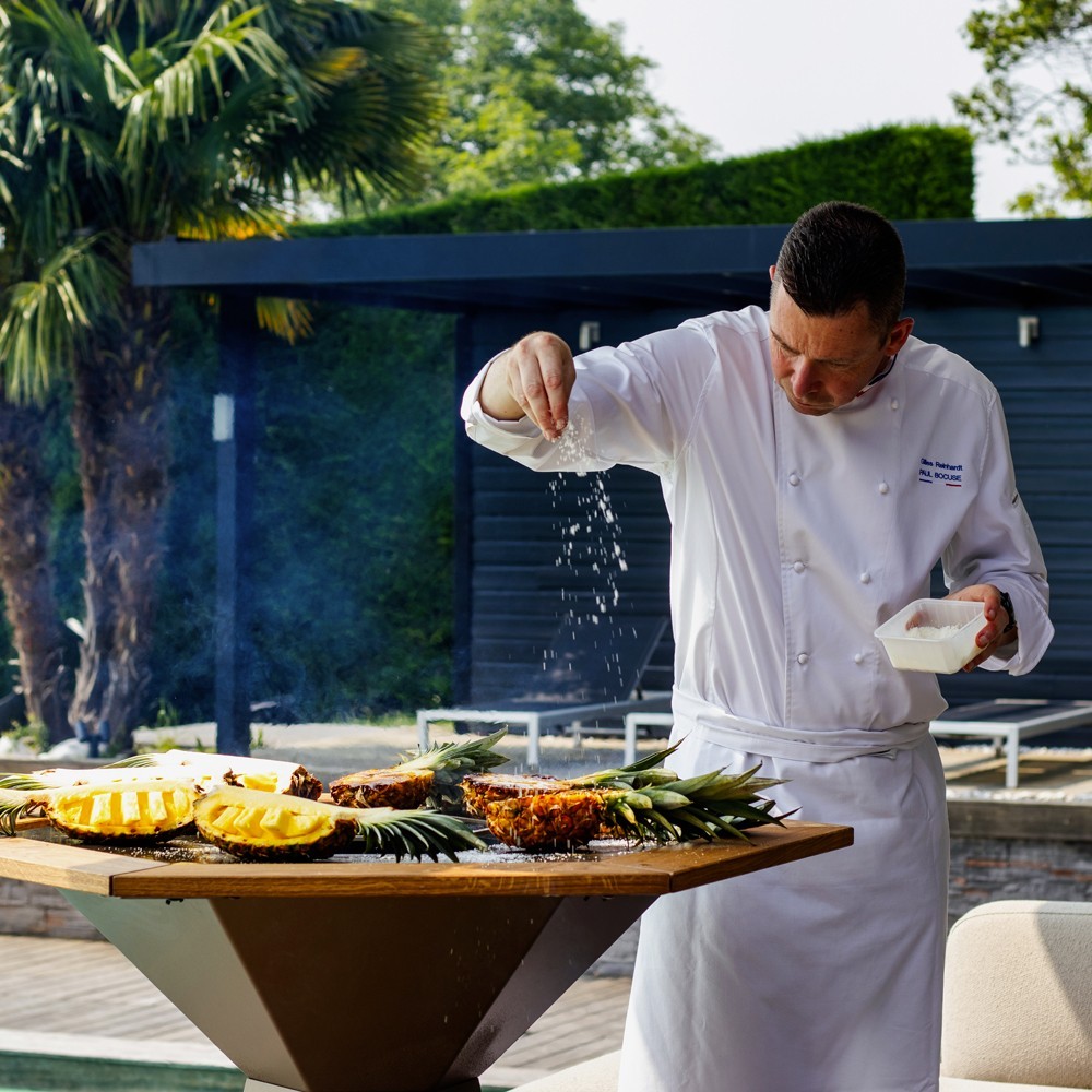 Ces braseros ont été conçus avec les chefs de la maison Paul Bocuse (exemple d'utilisation, accessoires vendus séparément)