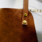 Le tablier en cuir est un cadeau idéal pour les passionnés de cuisine en plein air