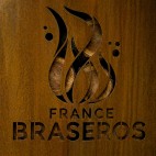 Le logo France Braseros est pr&eacute;sent au dos du brasero en Acier Corten