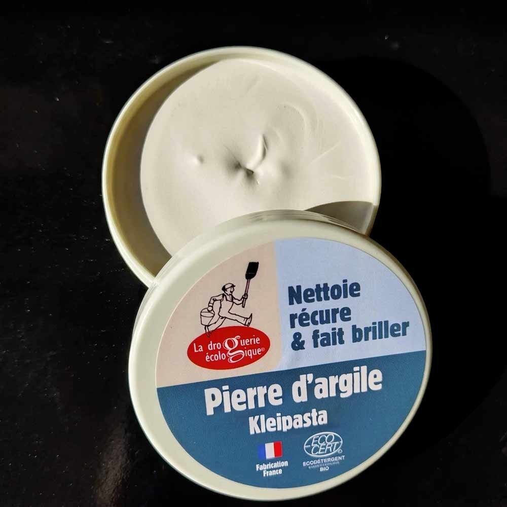 La pierre d'argile est un nettoyant multi-usage id&eacute;ale pour les planchas de braseros.