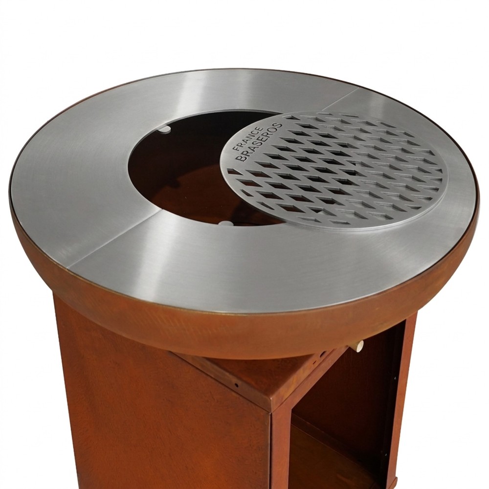 La grille centrale du brasero plancha est &eacute;galement en Inox pour un entretien facile et une grande durabilit&eacute;.