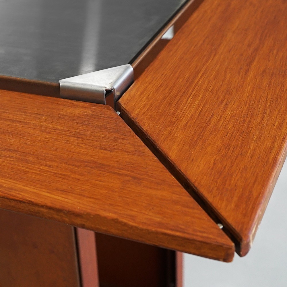 Le contour bois est très pratique et ajoute aussi beaucoup de charme à votre brasero plancha. Le contour bois est très pratique et ajoute aussi beaucoup de charme à votre brasero plancha.