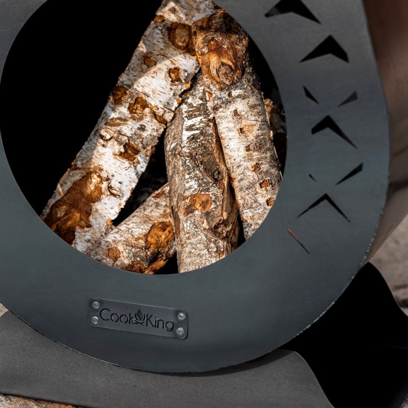 La cheminée d'extérieur Avangardo de chez CookKing est à la fois élégante et performante