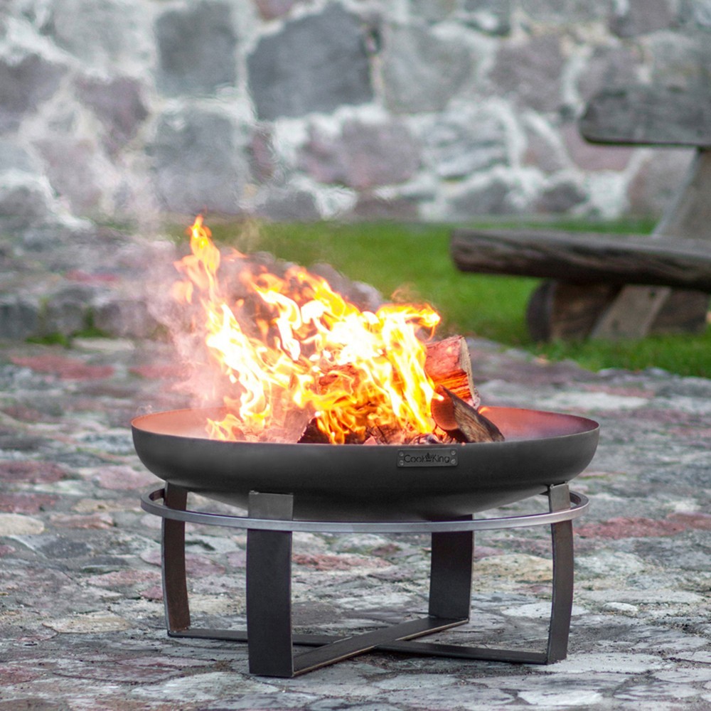 Brasero de jardin pour un feu de bois en extérieur
