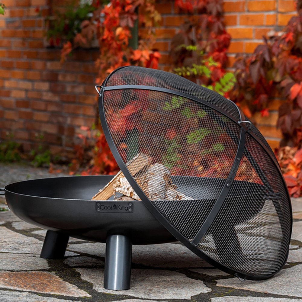 Brasero bol pour feu au bois en ext&eacute;rieur (exemple d'utilisation, pare-&eacute;tincelle vendu s&eacute;par&eacute;ment)