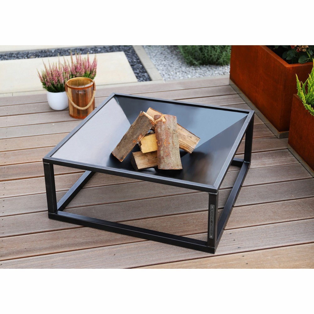 Le Square de dimensions 70x70cm s'int&egrave;gre facilement &agrave; tous les d&eacute;cors