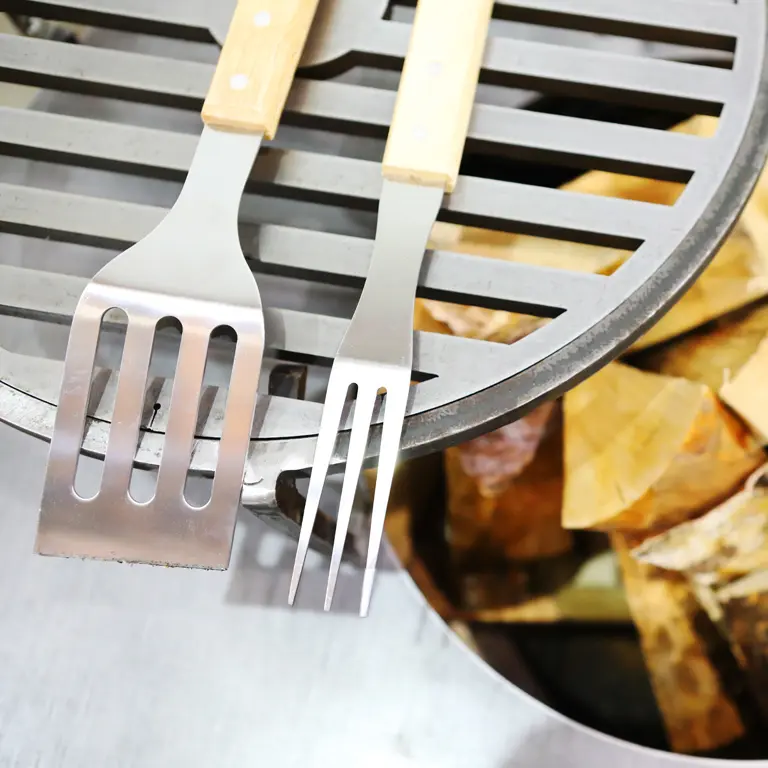 accessoire-feu-brasero Accessoire n°8 : pinces, spatules et autres ustensiles pour brasero