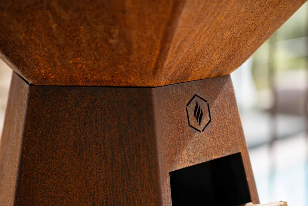 Quels sont les avantages de l'acier corten pour un brasero ?