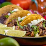 Recette de bavette de bœuf façon carne asada : viande marinée puis grillée et consommée avec une tortilla de maïs et légumes