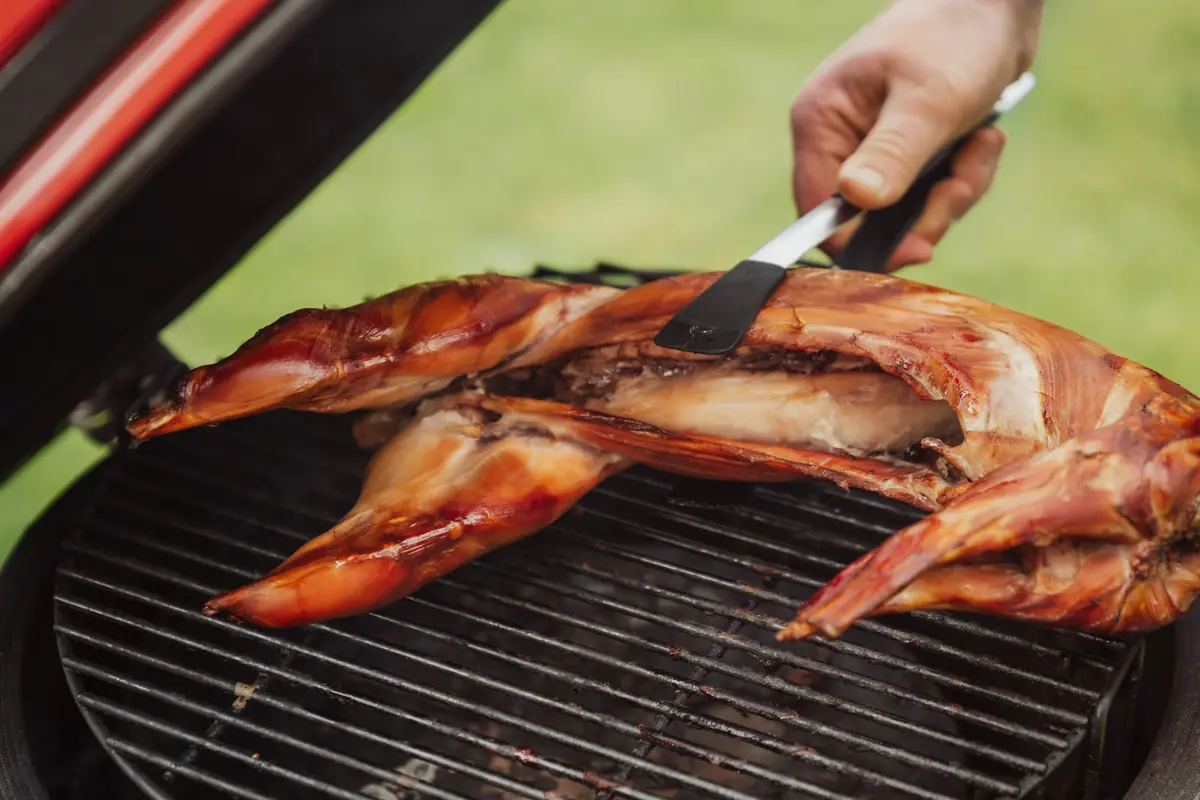 Recette de lapin braisé au kamado