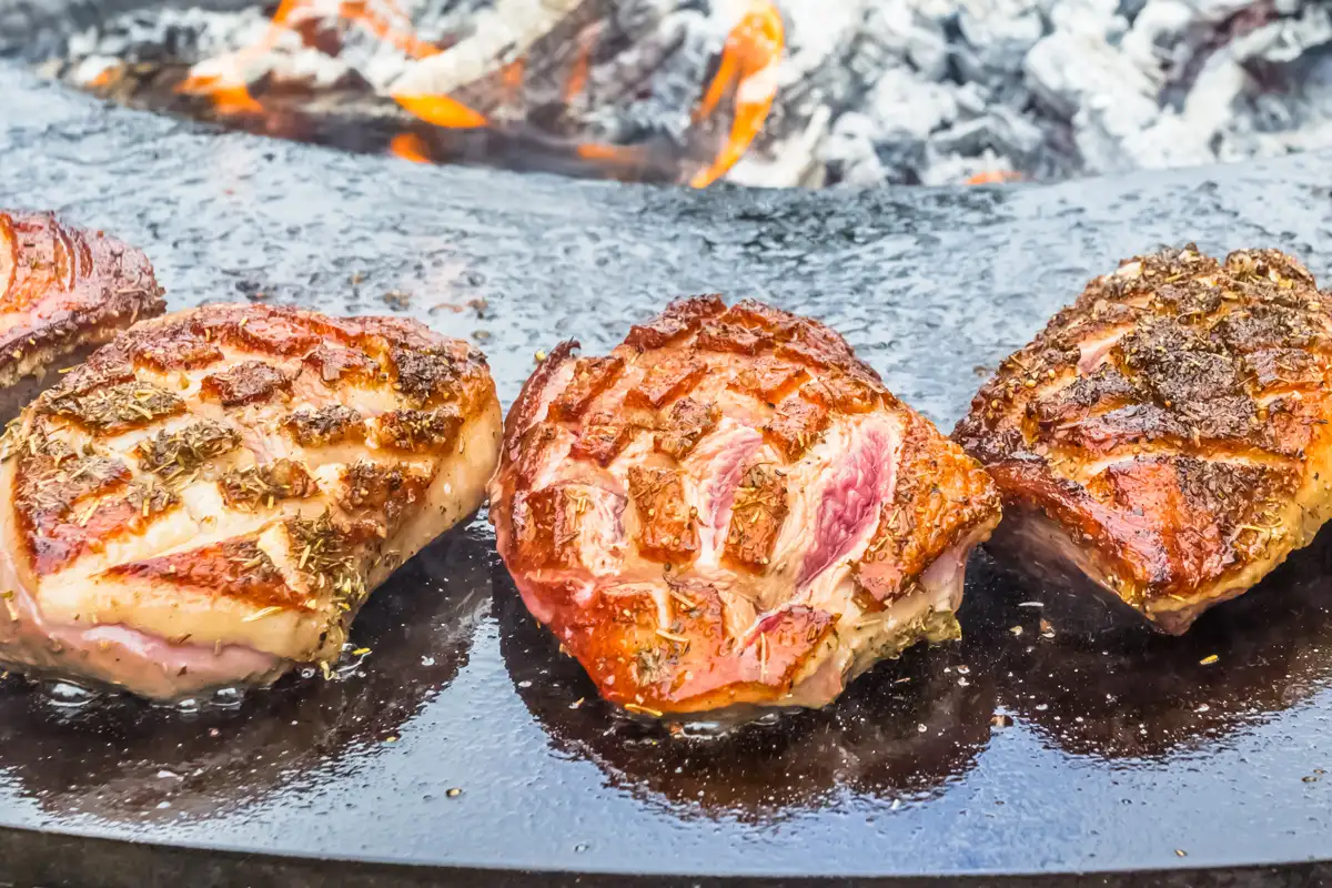 Recette de magrets de canard aux fines herbes au brasero