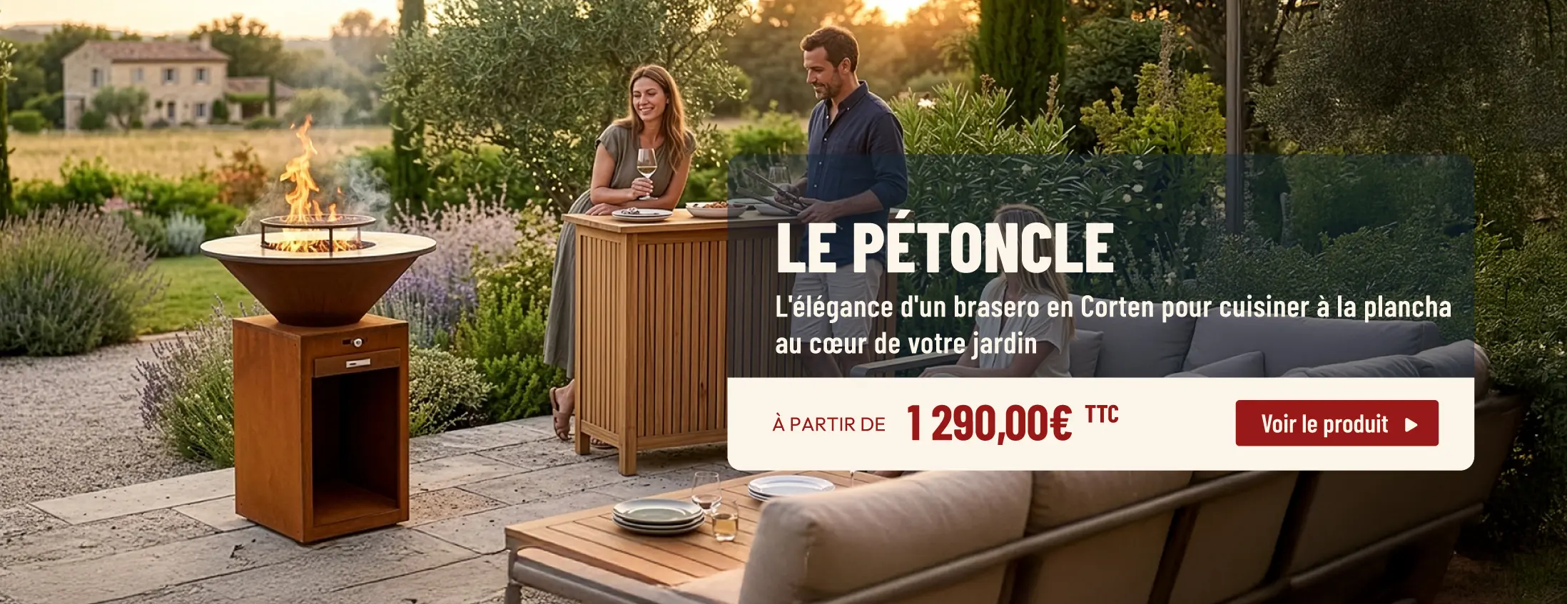 Plusieurs personnes autour d'une table et d'un brasero sur une terrasse