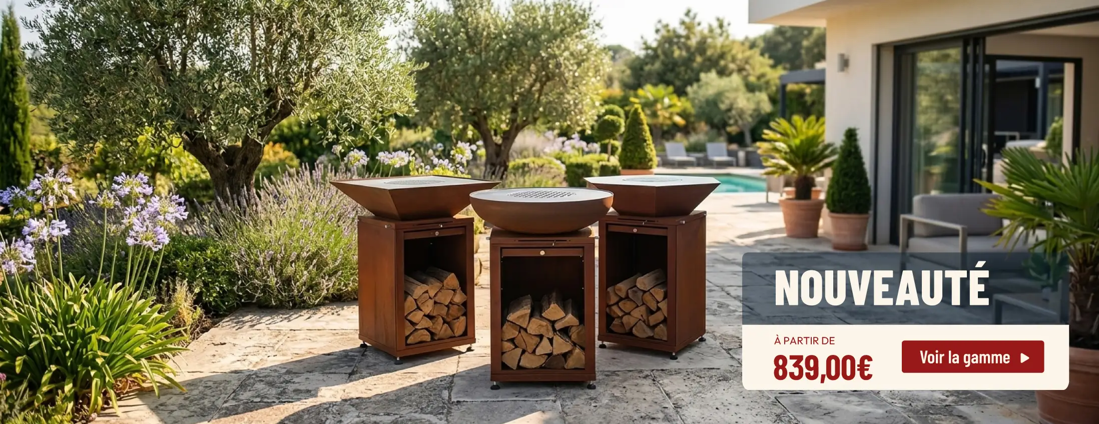 Trois braseros plancha sur une terrasse en &eacute;t&eacute;